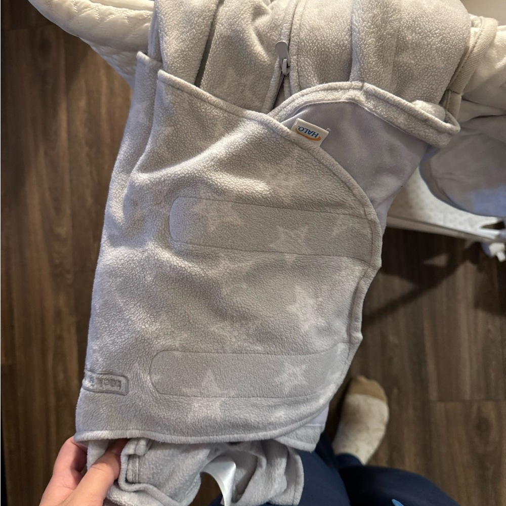 Halo Gray Bibs Essential Accessory